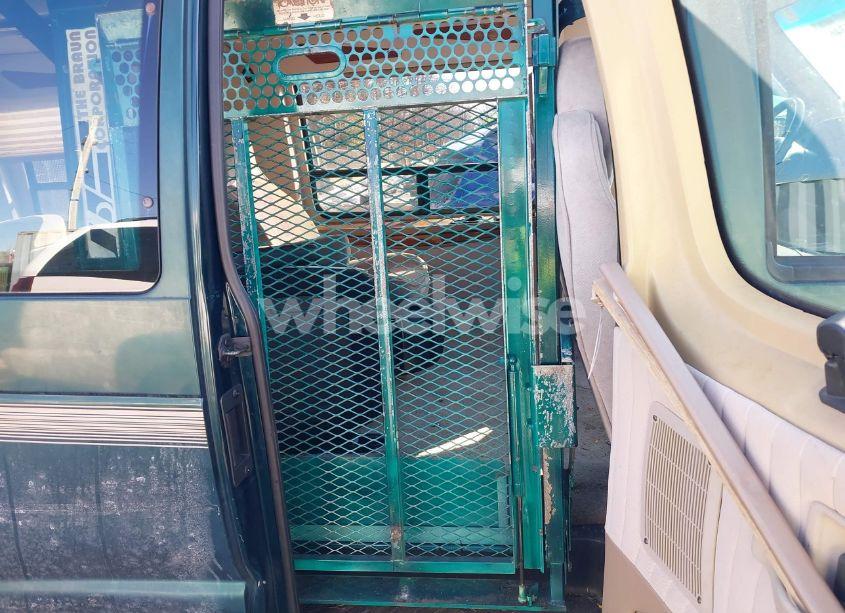 Photo 8 of 1999 Ford E-150 COMMERCIAL/RECREATIONAL (VIN 1FDRE14W3XHB36482)