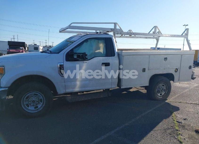 Photo 15 of 2022 Ford F-350 CHASSIS XL (VIN 1FDRF3F68NEE94763)
