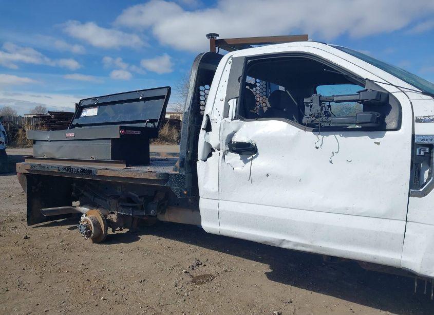 Photo 14 of 2021 Ford F-350 CHASSIS XLT (VIN 1FDRF3F69MED42022)