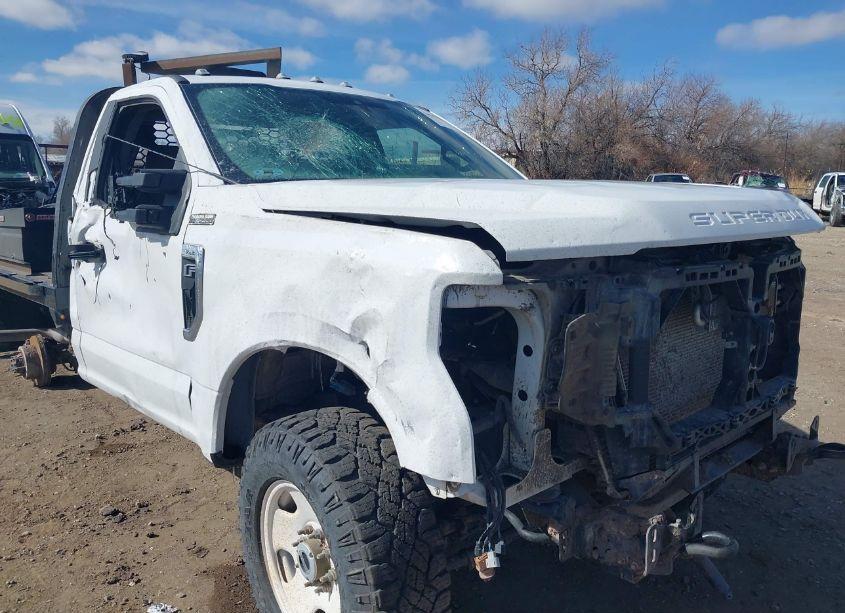 Photo 19 of 2021 Ford F-350 CHASSIS XLT (VIN 1FDRF3F69MED42022)