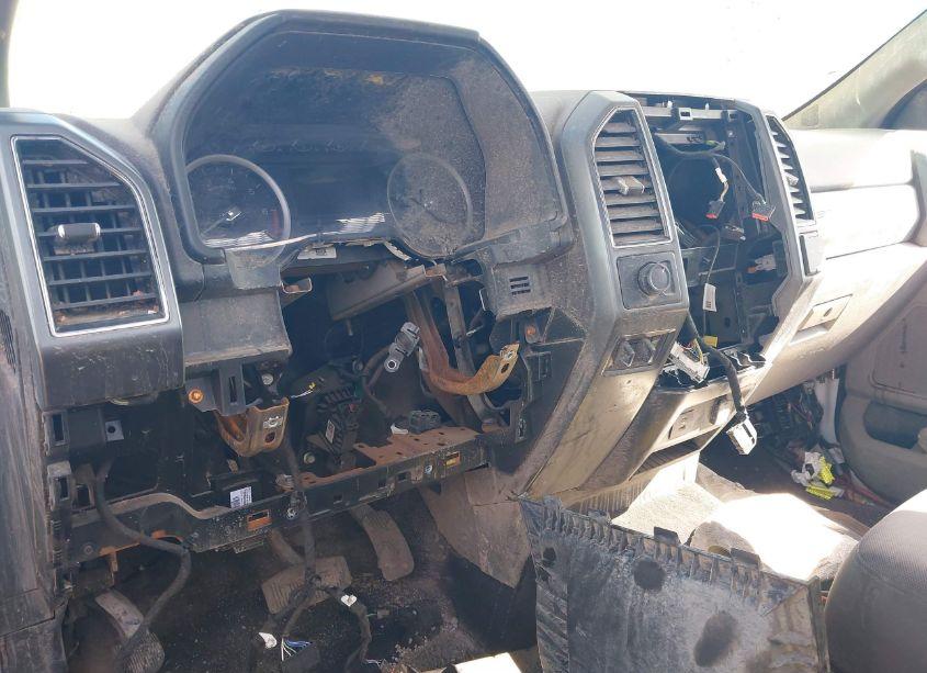 Photo 22 of 2021 Ford F-350 CHASSIS XLT (VIN 1FDRF3F69MED42022)