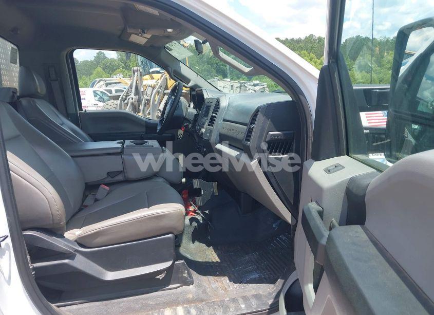 Photo 7 of 2019 Ford F-350 CHASSIS XL (VIN 1FDRF3G61KEC47465)