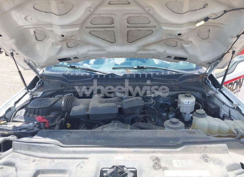 Photo 9 of 2019 Ford F-350 CHASSIS XL (VIN 1FDRF3G61KEC47465)