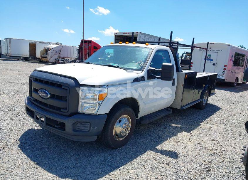 Photo 2 of 2016 Ford F-350 CHASSIS XL (VIN 1FDRF3G65GEC58234)