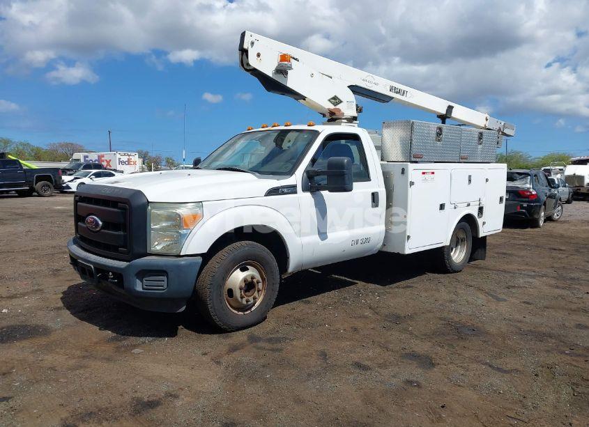 Photo 2 of 2011 Ford F-350 CHASSIS XL (VIN 1FDRF3G67BEA91528)