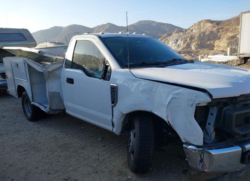 Photo 16 of 2021 Ford F-350 CHASSIS XL (VIN 1FDRF3GN0MED80289)
