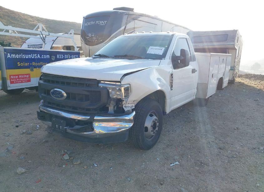 Photo 2 of 2021 Ford F-350 CHASSIS XL (VIN 1FDRF3GN0MED80289)