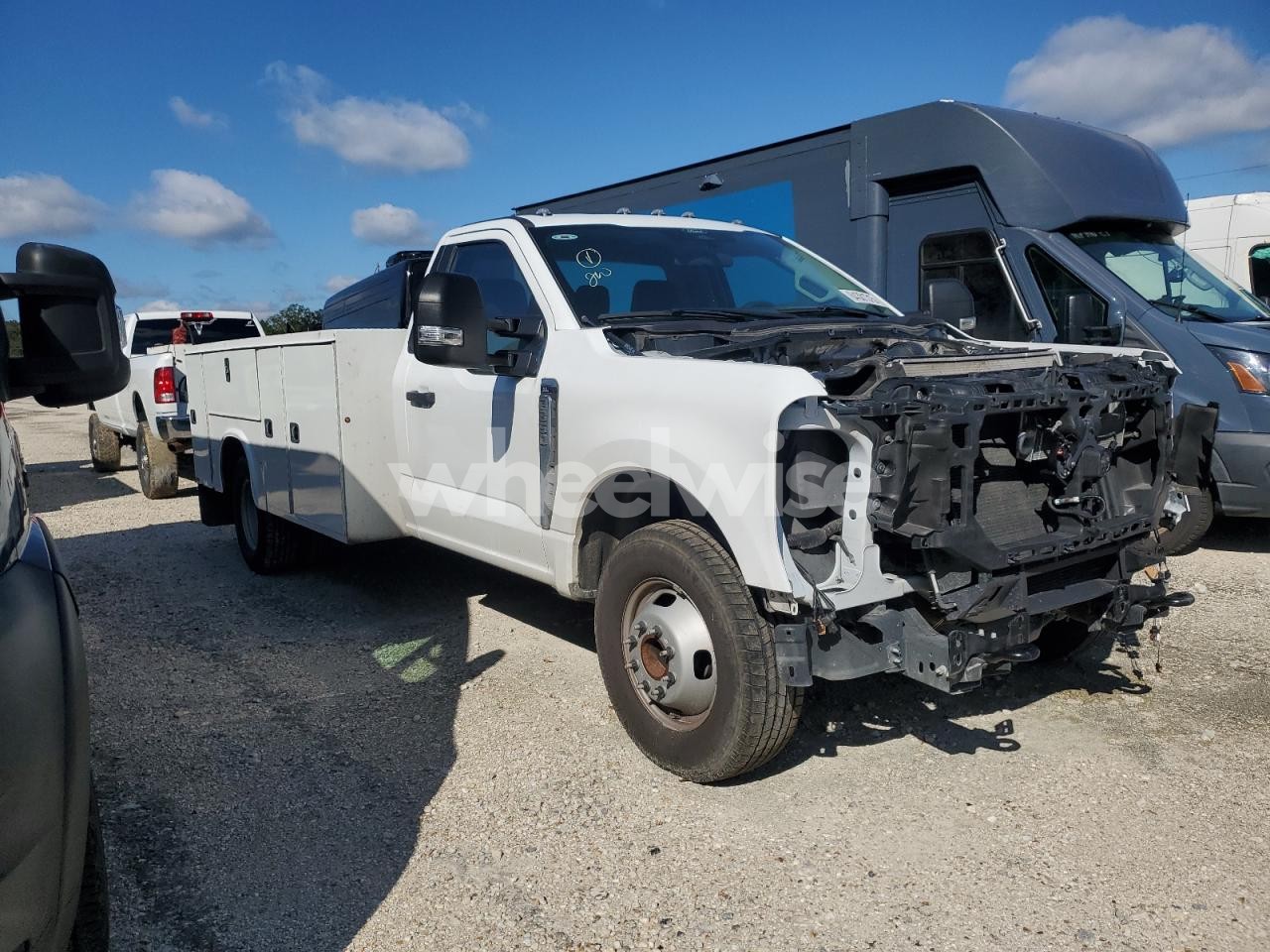 Photo 4 of 2024 FORD F350 SUPER DUTY UTILITY / SERVICE TRUCK (VIN 1FDRF3GN4REE55681)