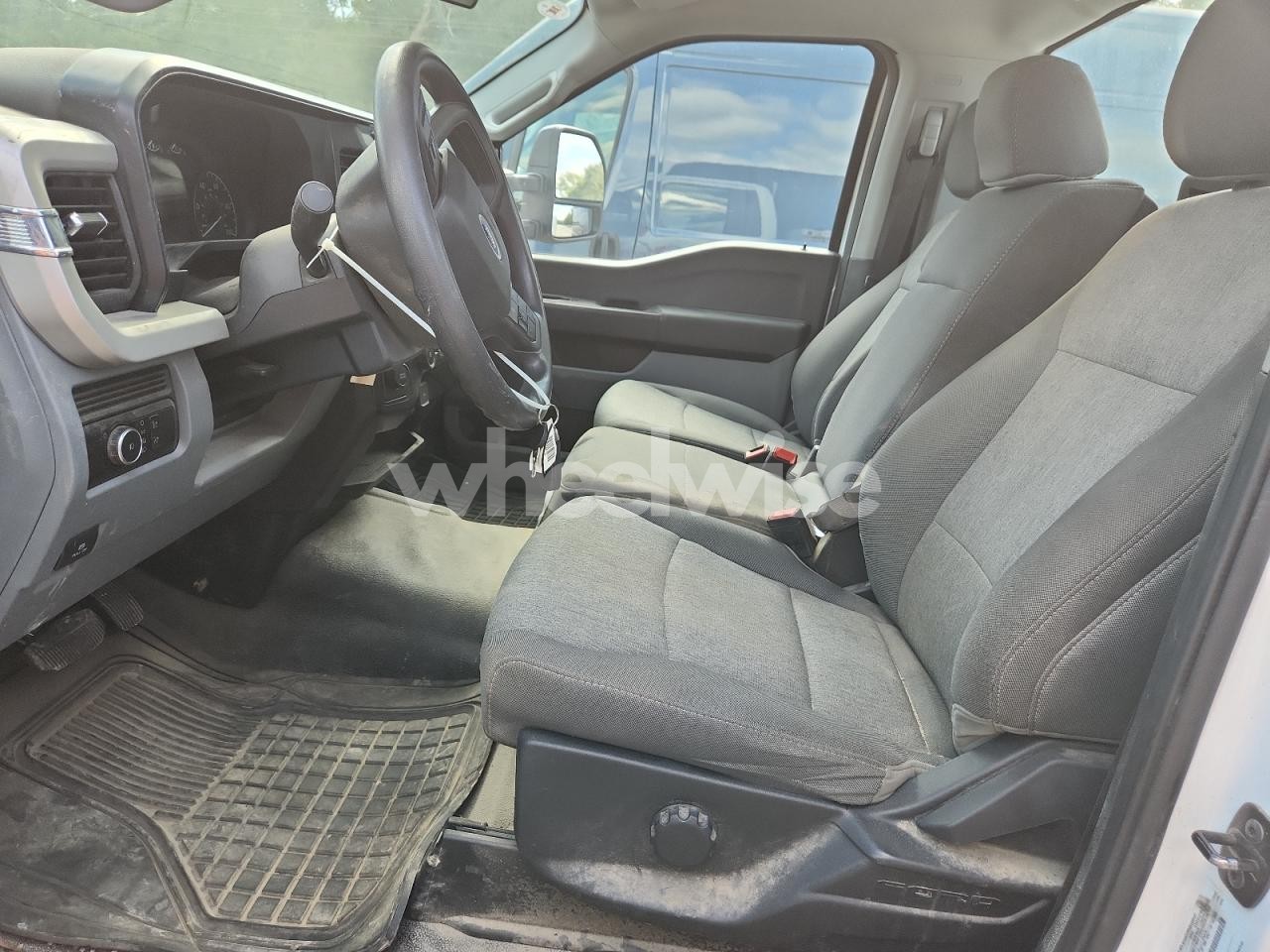 Photo 7 of 2024 FORD F350 SUPER DUTY UTILITY / SERVICE TRUCK (VIN 1FDRF3GN4REE55681)