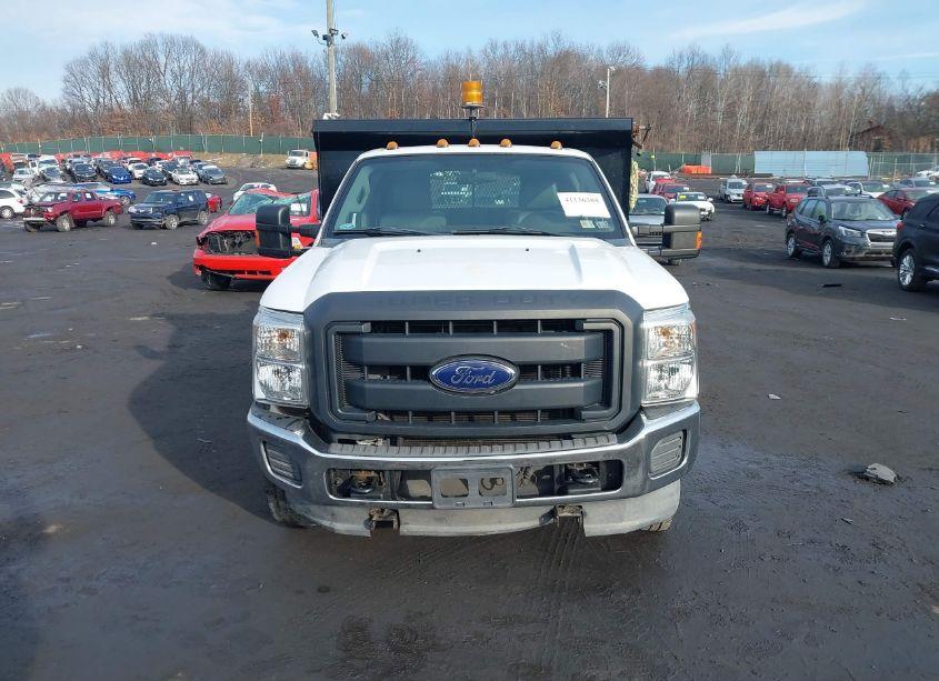 Photo 12 of 2014 Ford F-350 CHASSIS XL (VIN 1FDRF3H60EEA11361)