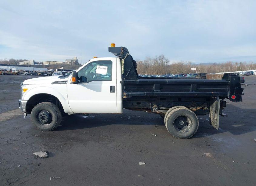 Photo 14 of 2014 Ford F-350 CHASSIS XL (VIN 1FDRF3H60EEA11361)