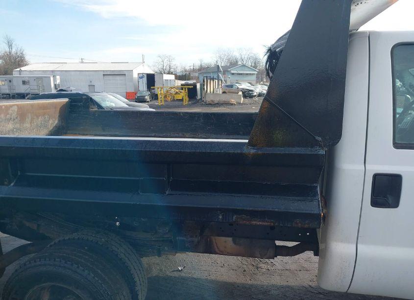 Photo 6 of 2014 Ford F-350 CHASSIS XL (VIN 1FDRF3H60EEA11361)