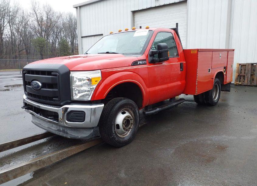 Photo 2 of 2012 Ford F-350 CHASSIS XL (VIN 1FDRF3H61CEC16202)