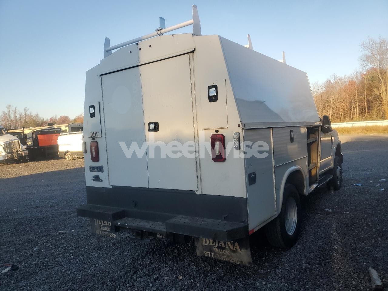 Photo 3 of 2020 FORD F350 SUPER DUTY UTILITY / SERVICE TRUCK (VIN 1FDRF3H69LEC55782)