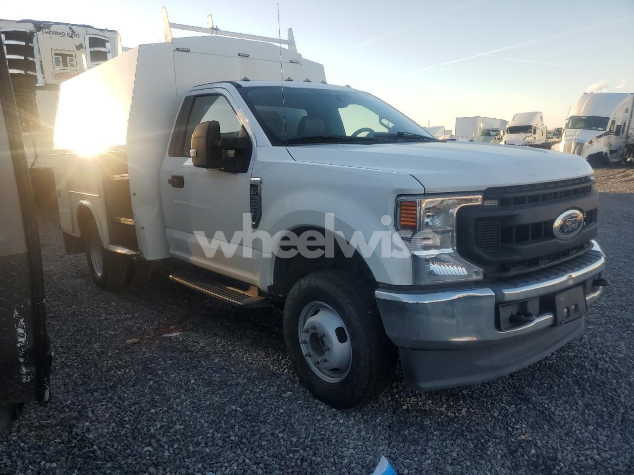 Photo 4 of 2020 FORD F350 SUPER DUTY UTILITY / SERVICE TRUCK (VIN 1FDRF3H69LEC55782)