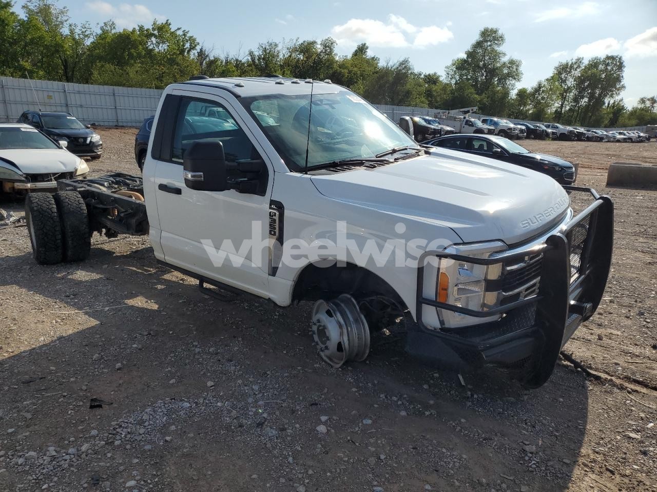 Photo 4 of 2023 FORD F350 SUPER DUTY (VIN 1FDRF3HN7PDA17884)