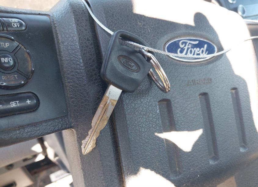 Photo 10 of 2011 Ford F-350 CHASSIS XL (VIN 1FDRF3HT3BEA03563)