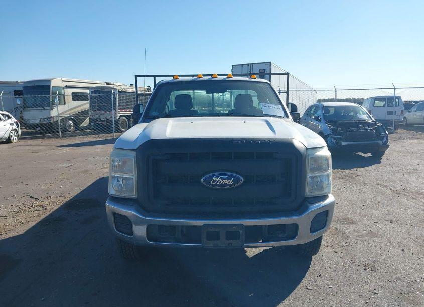 Photo 11 of 2011 Ford F-350 CHASSIS XL (VIN 1FDRF3HT3BEA03563)