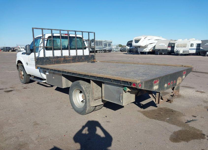 Photo 3 of 2011 Ford F-350 CHASSIS XL (VIN 1FDRF3HT3BEA03563)