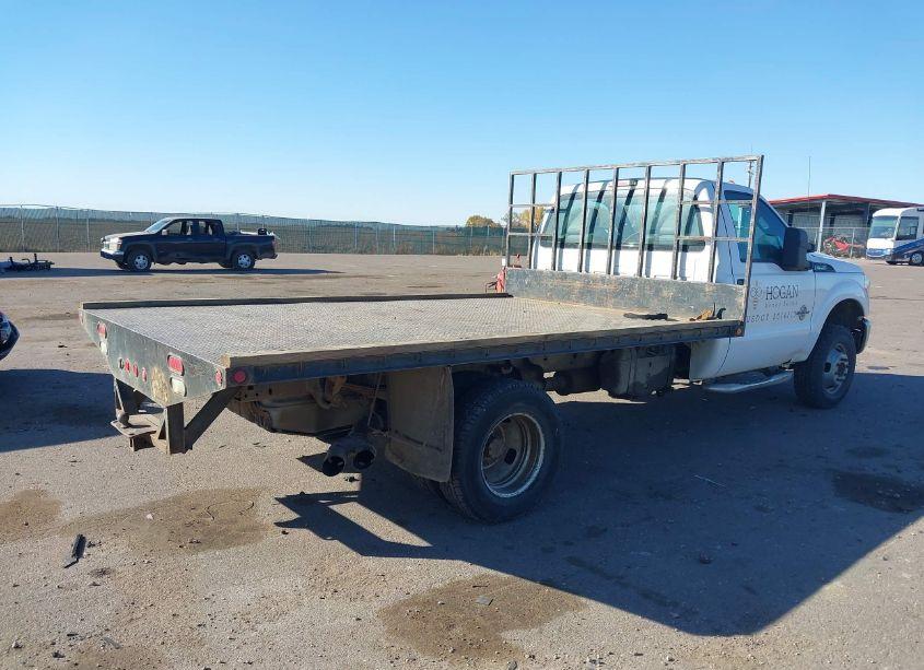 Photo 4 of 2011 Ford F-350 CHASSIS XL (VIN 1FDRF3HT3BEA03563)