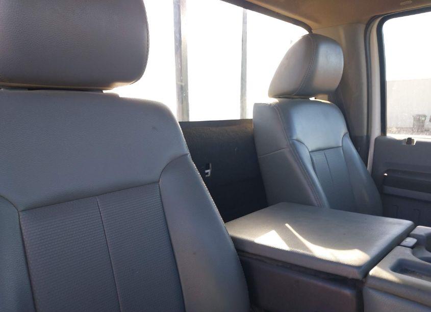 Photo 7 of 2011 Ford F-350 CHASSIS XL (VIN 1FDRF3HT3BEA03563)