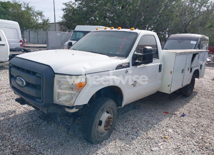 Photo 2 of 2014 Ford F-350 CHASSIS XL (VIN 1FDRF3HT3EEB32391)