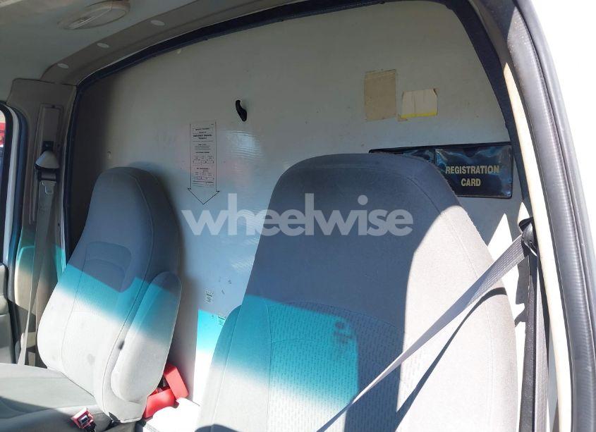 Photo 6 of 2007 Ford E-350 CUTAWAY (VIN 1FDSE35L27DA09571)