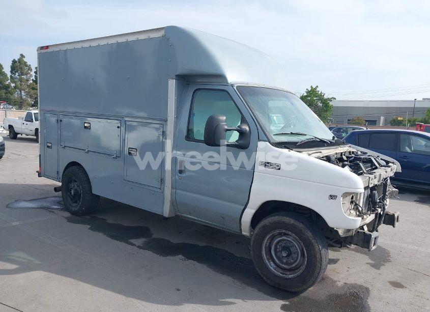 2005 Ford E-350 CUTAWAY STANDARD (VIN 1FDSE35PX5HA05891) main photo