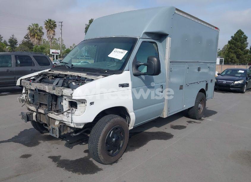 Photo 2 of 2005 Ford E-350 CUTAWAY STANDARD (VIN 1FDSE35PX5HA05891)