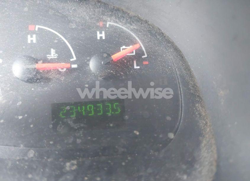 Photo 5 of 2005 Ford E-350 CUTAWAY STANDARD (VIN 1FDSE35PX5HA05891)