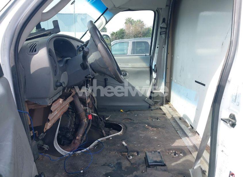 Photo 6 of 2005 Ford E-350 CUTAWAY STANDARD (VIN 1FDSE35PX5HA05891)