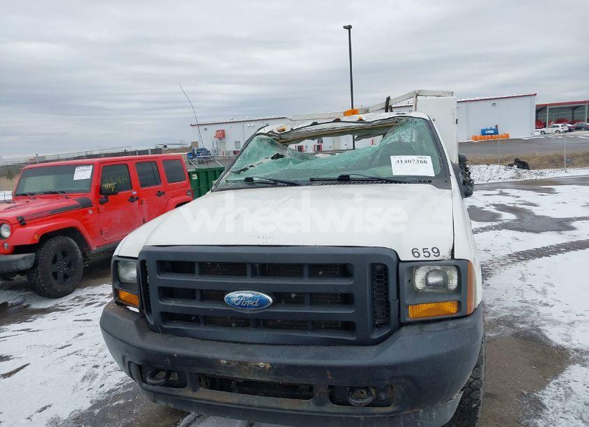 Photo 12 of 2006 Ford F-350 CHASSIS XL/XLT (VIN 1FDSF34506EA60799)