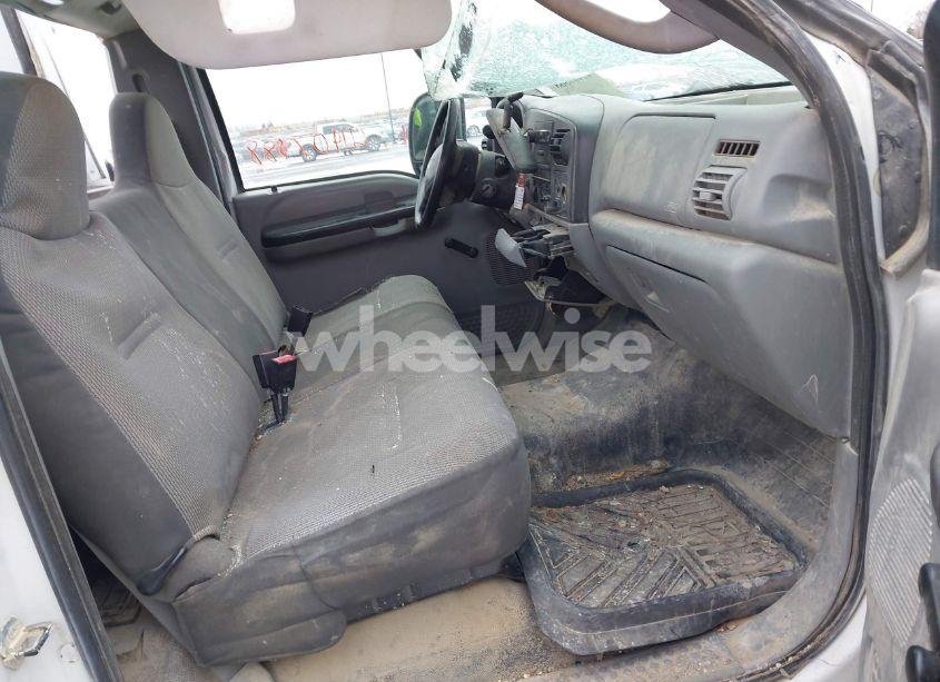 Photo 5 of 2006 Ford F-350 CHASSIS XL/XLT (VIN 1FDSF34506EA60799)