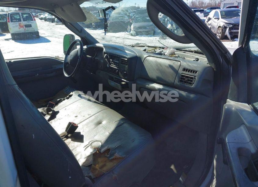 Photo 5 of 2004 Ford F-350 CHASSIS XL/XLT (VIN 1FDSF34P34ED81749)