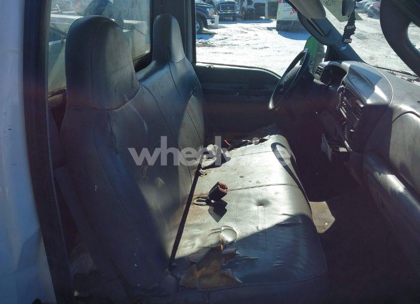 Photo 8 of 2004 Ford F-350 CHASSIS XL/XLT (VIN 1FDSF34P34ED81749)