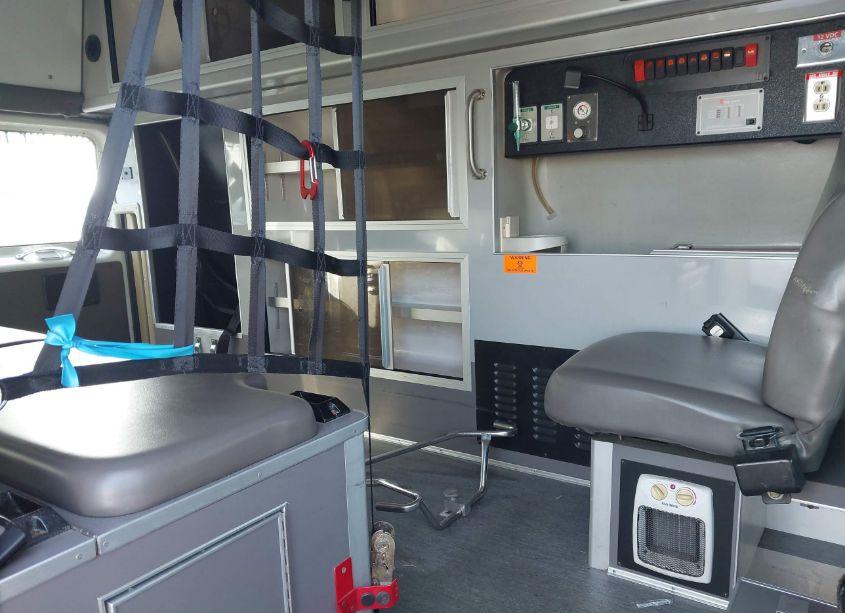 Photo 8 of 2003 Ford E-350 SUPER DUTY RECREATIONAL (VIN 1FDSS34F03HB36858)