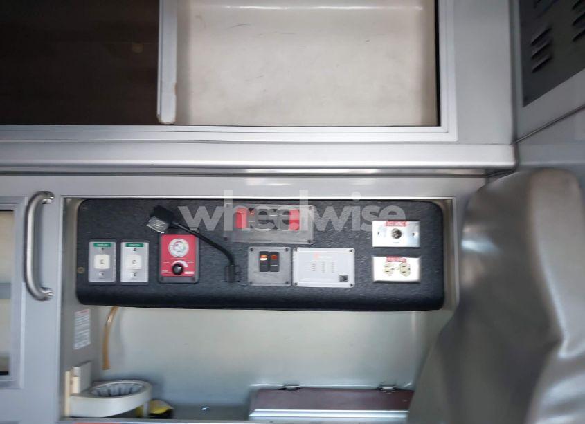 Photo 11 of 2002 Ford E-350 SUPER DUTY COMMERCIAL/RECREATIONAL (VIN 1FDSS34F42HB01559)