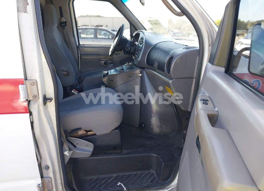 Photo 5 of 2002 Ford E-350 SUPER DUTY COMMERCIAL/RECREATIONAL (VIN 1FDSS34F42HB01559)