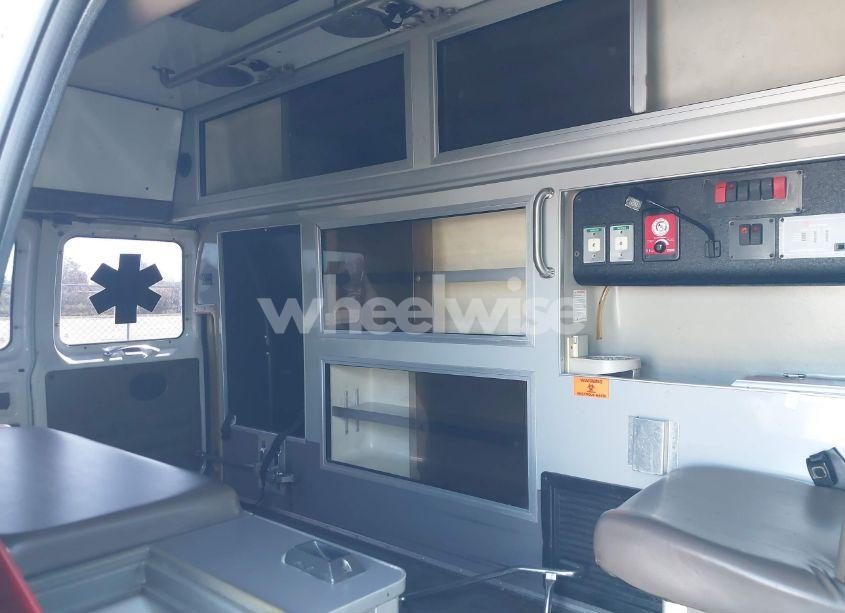 Photo 7 of 2002 Ford E-350 SUPER DUTY COMMERCIAL/RECREATIONAL (VIN 1FDSS34F42HB01559)