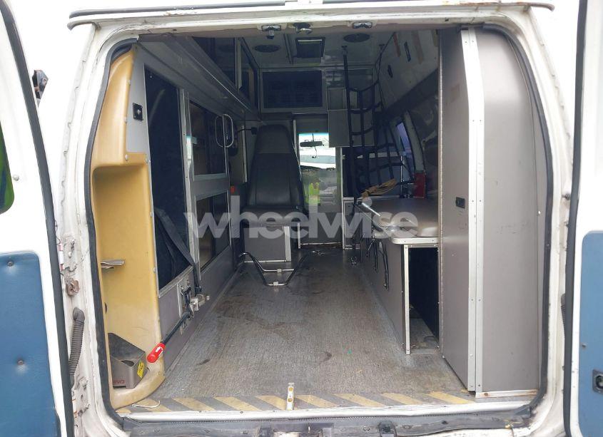 Photo 8 of 2002 Ford E-350 SUPER DUTY COMMERCIAL/RECREATIONAL (VIN 1FDSS34F62HA54115)