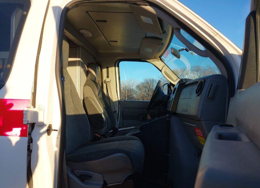 Photo 5 of 2010 Ford E-350 SUPER DUTY COMMERCIAL (VIN 1FDSS3ES5ADA75667)