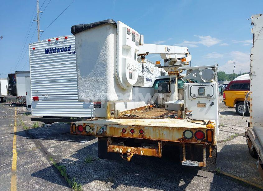 Photo 4 of 2011 Ford F-450 CHASSIS XL (VIN 1FDUF4GT1BEC47617)