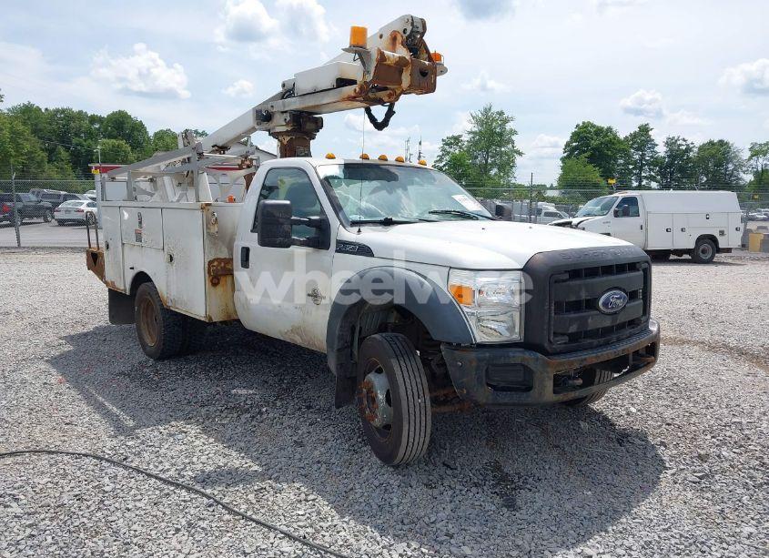 2011 Ford F-450 CHASSIS XL (VIN 1FDUF4GT3BEA16301) main photo