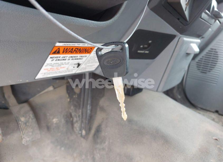 Photo 10 of 2011 Ford F-450 CHASSIS XL (VIN 1FDUF4GT3BEA16301)