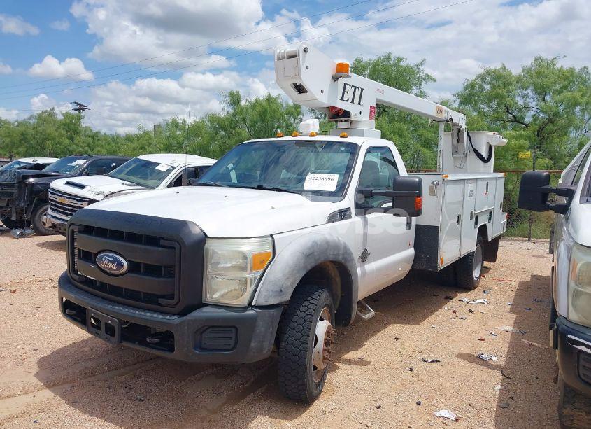 Photo 2 of 2011 Ford F-450 CHASSIS XL (VIN 1FDUF4GT6BEA47462)