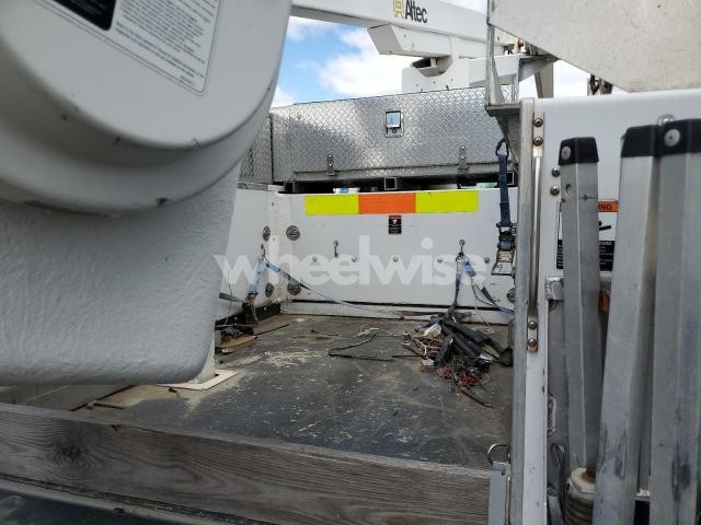 2015 FORD F450 SUPER DUTY N/A (VIN 1FDUF4GY1FEA16962) main photo