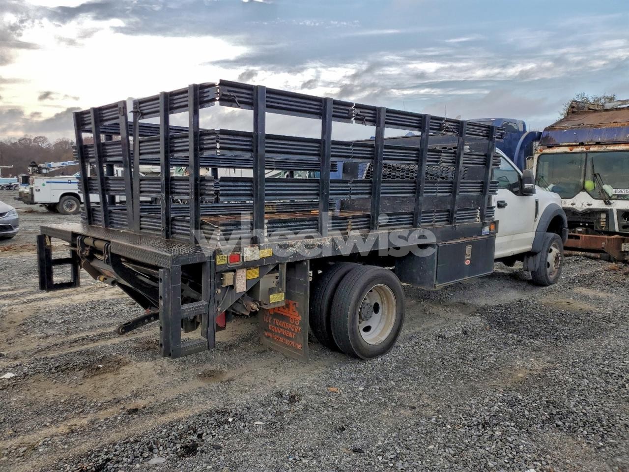 Photo 3 of 2018 FORD F450 SUPER DUTY FLATBED TRUCK (VIN 1FDUF4GY4JED03625)