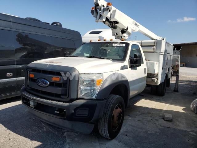 Photo 2 of 2016 FORD F450 SUPER DUTY BUCKET TRUCK (VIN 1FDUF4GYXGEA75364)