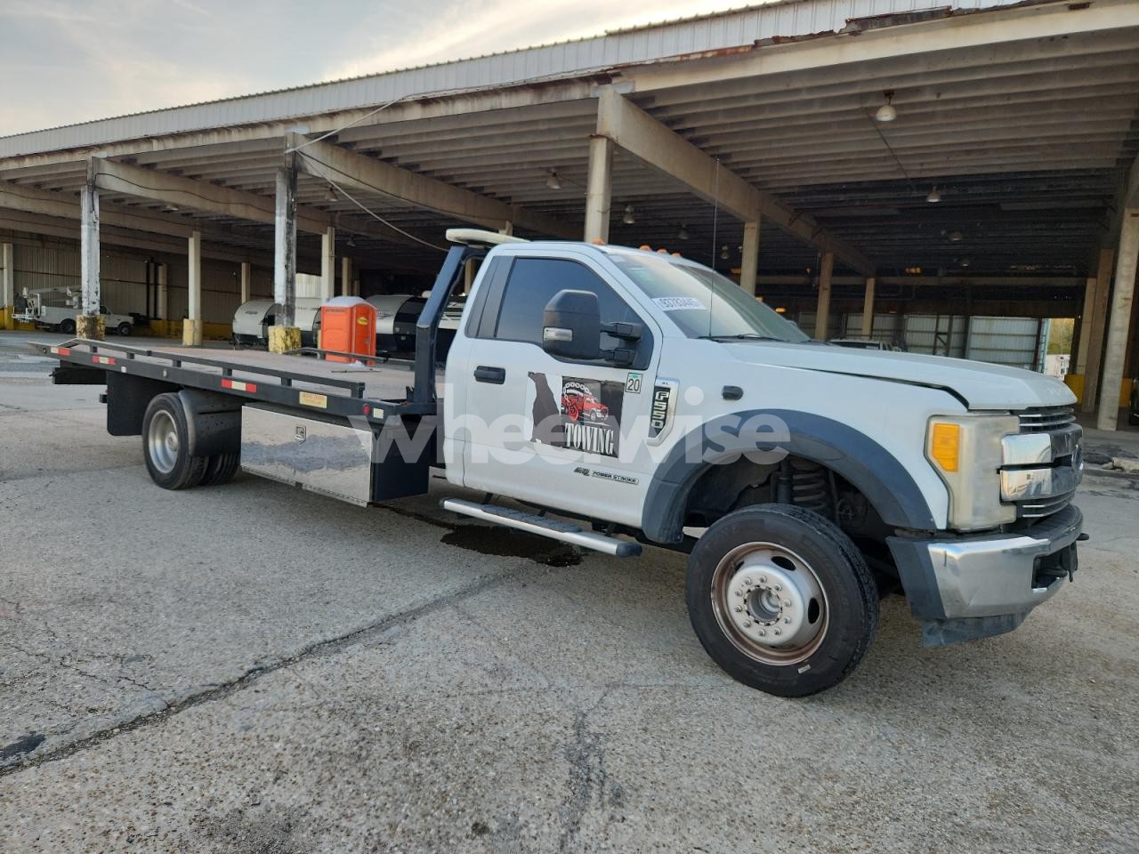 Photo 4 of 2017 FORD F550 ROLLBACK TRUCK (VIN 1FDUF5GT1HEC11795)