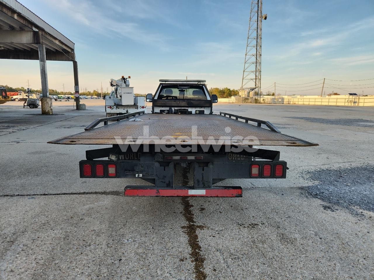 Photo 6 of 2017 FORD F550 ROLLBACK TRUCK (VIN 1FDUF5GT1HEC11795)